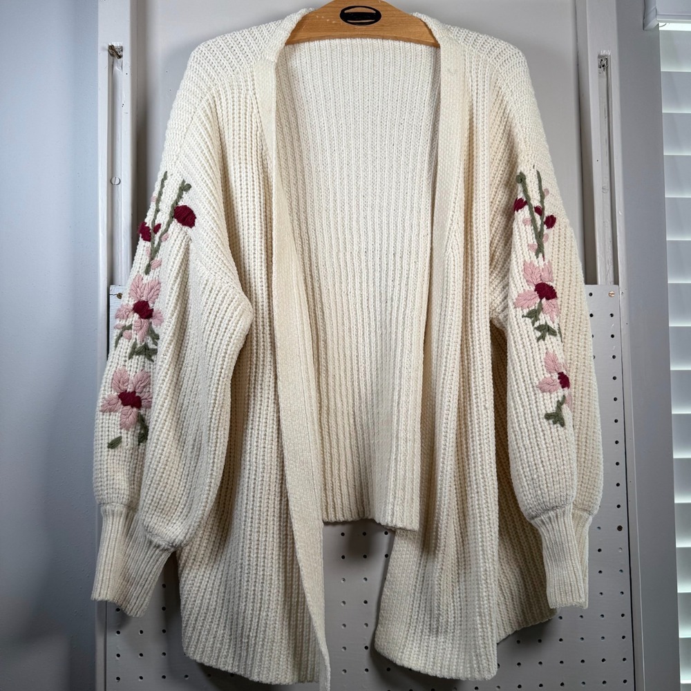Mi Ami Cardigan‎ Sweater Women's Small Ivory Chunky Knit Floral Drop-Shoulder